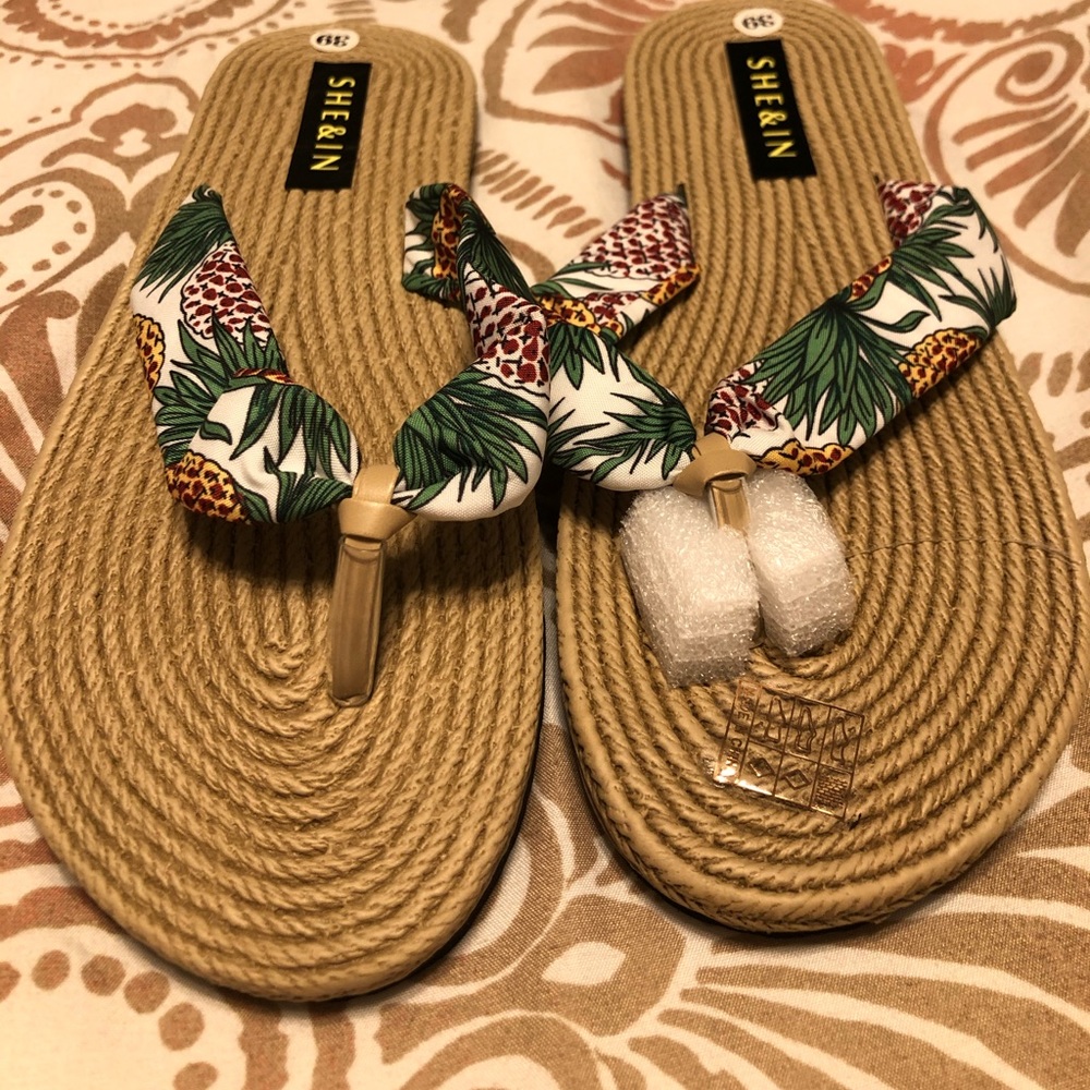 Sandals - Picture 4 of 6